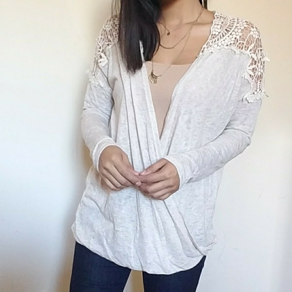 💕20%OFF💕OATMEAL CROCHET SURPLICE TOP - Picture 4 of 7